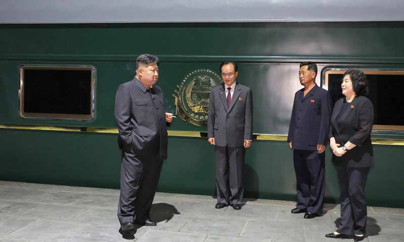 김정은, 전용열차로 베이징 향발…내일 전승절 80주년 행사 참석 전망